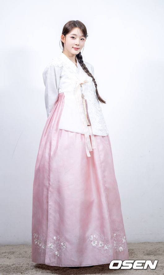[OSEN=최규한 기자] 그룹 이프아이 카시아 한복 인터뷰. 2025.10.04 / dreamer@osen.co.kr