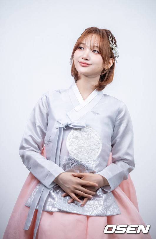 [OSEN=최규한 기자] 그룹 이프아이 샤샤 한복 인터뷰. 2025.10.04 / dreamer@osen.co.kr