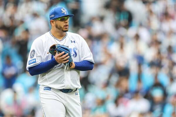 삼성 후라도가 첫 가을야구 무대에서 6.2이닝 4실점하며 패전투수가 됐다. (사진=삼성)