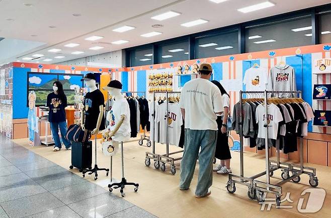 제주국제공항 렌터카하우스에 있는 '아일랜드 프로젝트' 팝업 스토어.(한국공항공사 제주공항 제공, 재판매 및 DB 금지)