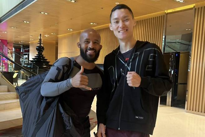 데이나 화이트 컨텐더 시리즈(DWCS)에 나서는 권원일과 UFC 레전드 드미트리우스 존슨. 사진=권원일 SNS