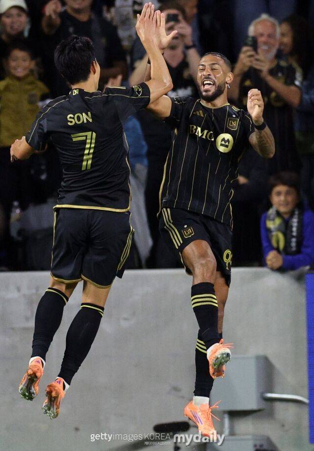 손흥민과 데니스 부앙가./게티이미지코리아