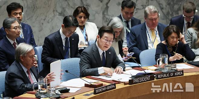 [뉴욕=뉴시스] 최동준 기자 = 이재명 대통령이 24일(현지 시간) 미국 뉴욕 유엔본부에서 안전보장이사회 의장 자격으로 공개 토의를 주재하고 있다. 2025.09.25. photocdj@newsis.com