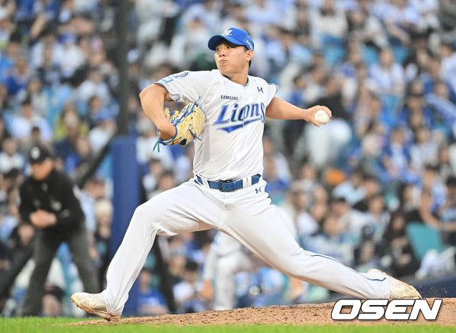 [OSEN=대구, 이석우 기자] 6일 대구 삼성라이온즈파크에서 2025 신한 SOL뱅크 KBO 와일드카드 결정전 삼성 라이온즈와 NC 다이노스의 경기가 열렸다. 홈팀 삼성은 후라도가 방문팀 NC는 구창모가 선발 투수로 출전했다.삼성 라이온즈 배찬승이 역투하고 있다. 2025.10.06 / foto0307@osen.co.kr