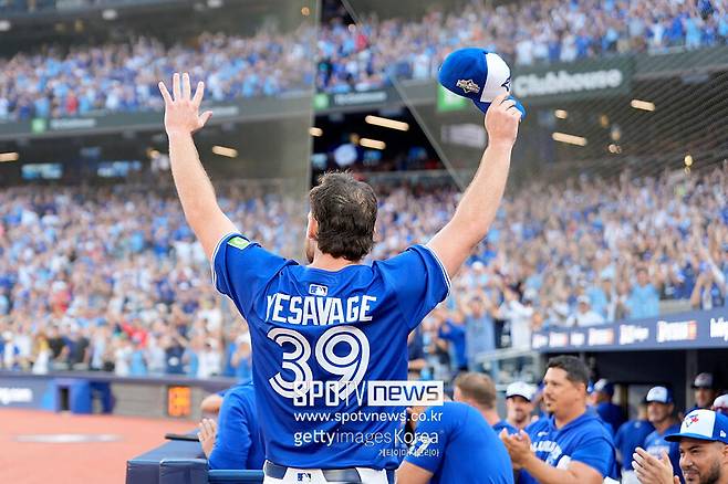 ▲ 토론토 신인 투수 트레이 예세비지.