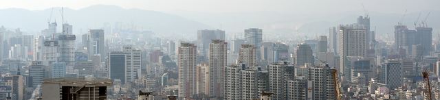 지방 미분양 물량을 해소하기 위해 LH가 추진하는 준공 후 미분양 아파트 매입사업에서 대구·경북이 1차보다 2차 신청이 큰 폭으로 늘어났다. 사진은 대구시내 아파트단지 모습. 대구일보 DB