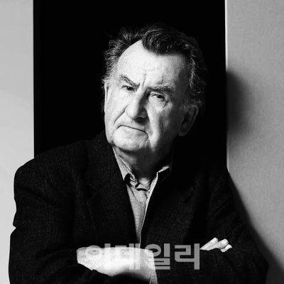 제럴드 머네인. (사진=문학동네)