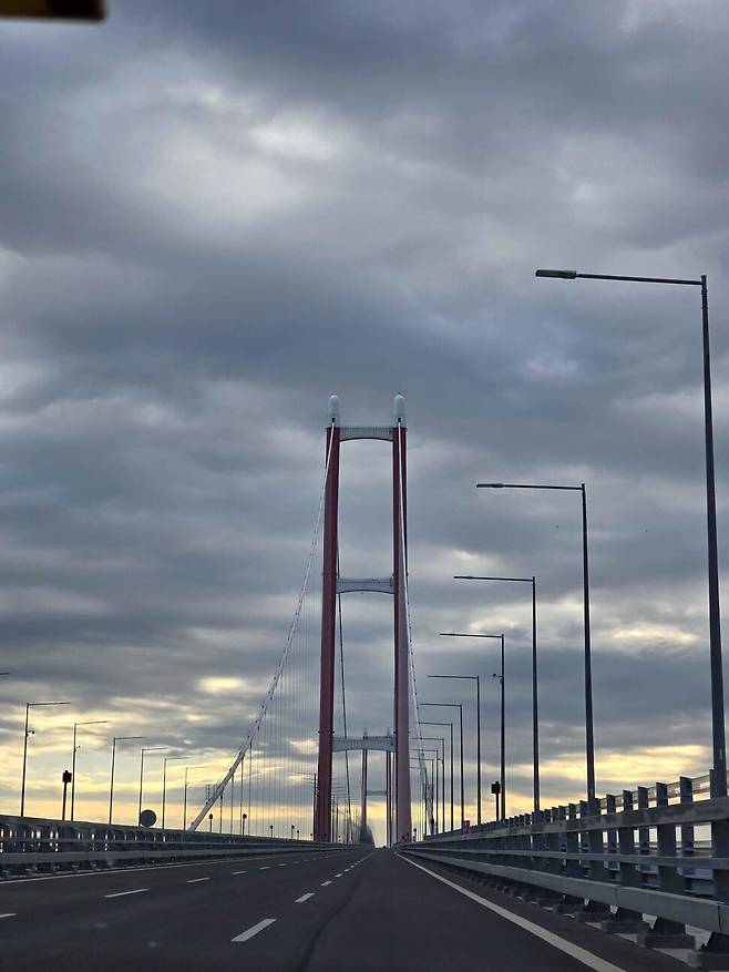 한국 기업이 튀르키예에 건설한 세계 최장 현수교 ‘차나칼레 1915 대교’. KOTRA 이스탄불무역관 제공