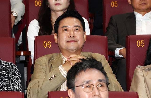 장동혁 국민의힘 대표가 7일 오후 서울 영등포구 롯데시네마 영등포점에서 영화 건국전쟁2를 관람하고 있다. 뉴스1