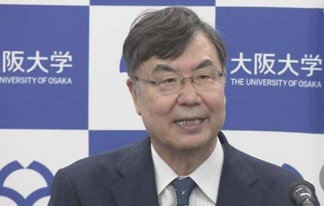 [서울=뉴시스] 올해 노벨 생리의학상 수상자 중 한 명인 사카구치 시몬(坂口志文) 오사카대 명예교수(74)가 6일 오사카대에서 기자 회견을 갖고 있다.(출처: NHK) 2025.10.07. *재판매 및 DB 금지