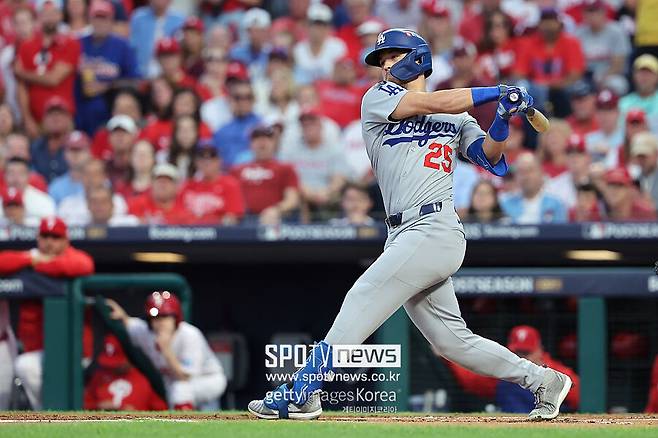 ▲ 발목 부상을 안고 있는 토미 에드먼은 이번 포스트시즌 들어 타격감이 썩 좋지 않은 상태다