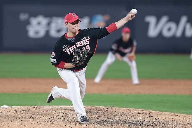 ▲ 내년 KIA 마운드에서 반드시 반등해야 할 선수로 손꼽히는 최지민 ⓒKIA타이거즈