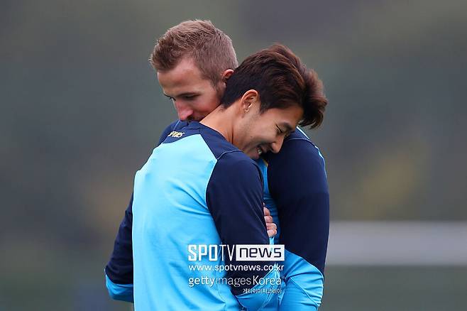 ▲ 손흥민과 케인의 재회는 당분간 기대하기 어렵다. 프리미어리그 복귀도, 미국메이저리그사커행도 아닌 현재의 자리에서 커리어 황혼기를 준비하겠다는 케인이다. 손흥민과 케인이 미국에서 만나는 건 아주 먼 이야기가 될 예정이다.