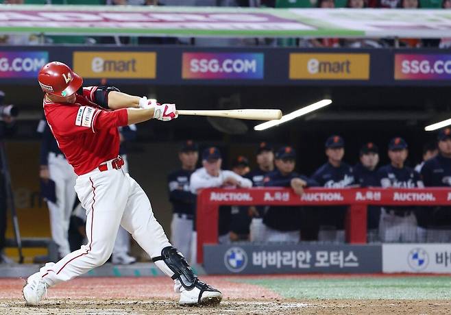 ▲ 이율예는 정규시즌 우승 판도를 결정하는 홈런으로 KBO리그 팬들에게 강한 인상을 남겼다 ⓒ연합뉴스