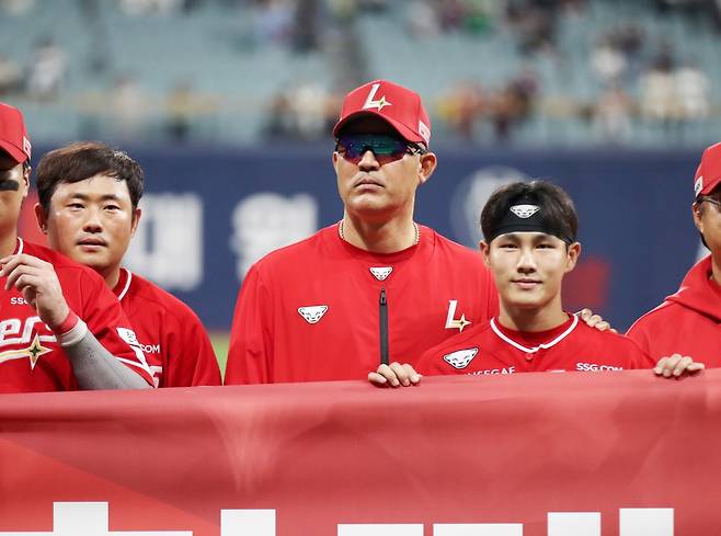 이숭용(가운데) SSG 랜더스 감독. /사진=SSG 랜더스 제공