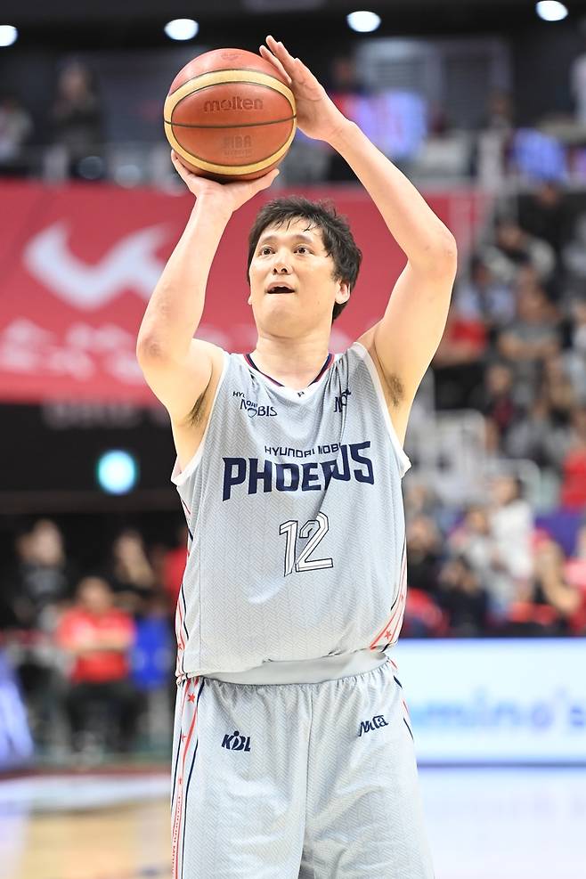 자유투 던지는 함지훈 [KBL 제공. 재판매 및 DB 금지]