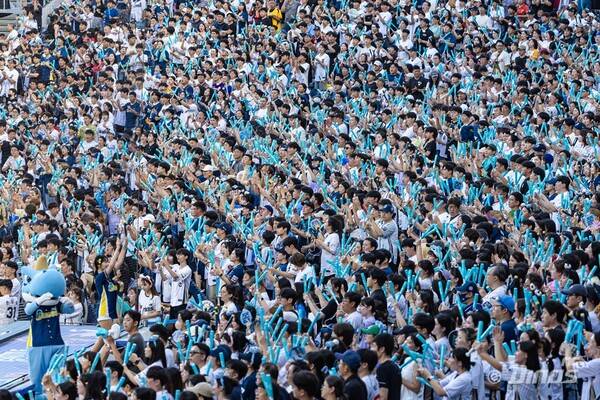 창원NC파크를 가득 메운 관중들. (사진=NC)