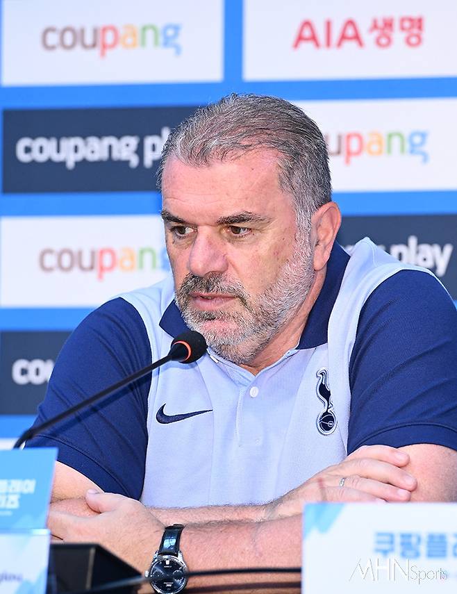 토트넘을 이끌던 당시 엔지 포스테코글루 감독이 방한 투어 인터뷰를 진행한다
