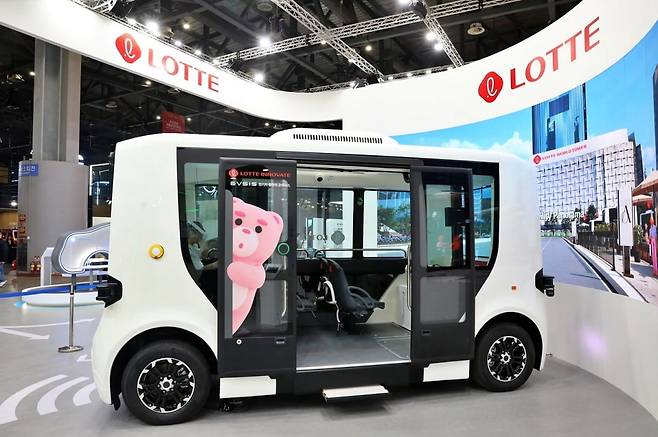 지난 4월 '2025 서울모빌리티쇼' 참가해 자율주행셔틀 등 미래 모빌리티 기술을 선보였다. 롯데이노베이트 제공