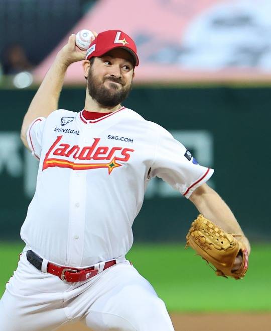 역투하는 앤더슨. 사진[연합뉴스]