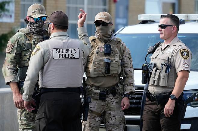 시카고 군 투입[AP]