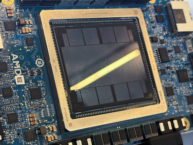 AMD의 AI 칩인 MI350. 로이터연합뉴스