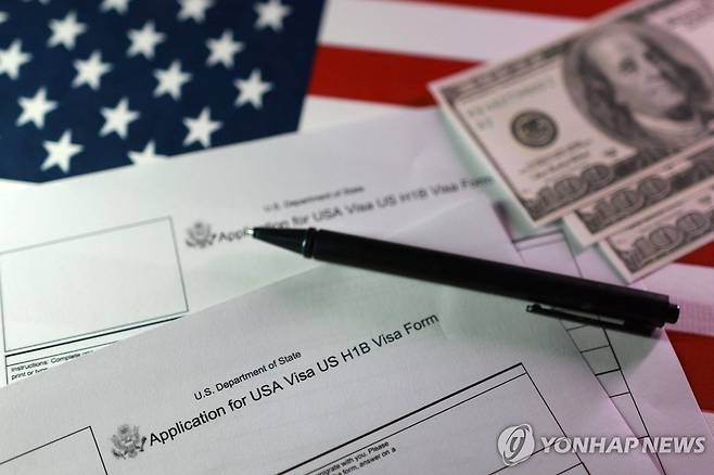 미국 H-1B 비자 신청서 [로이터 연합뉴스 자료사진. 재판매 및 DB 금지]