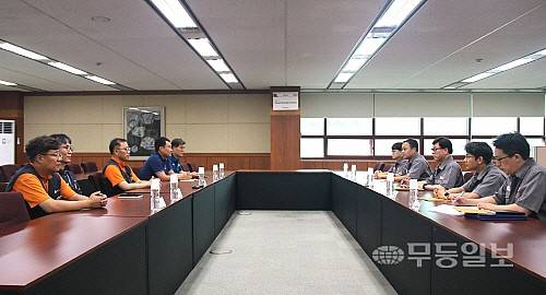 금호타이어 광주공장 재건과 관련해 노사가 특별합의를 진행하고 있는 모습. 금호타이어 제공