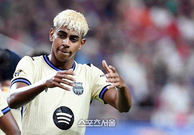 FC바르셀로나의 라민 야말이 31일 서울월드컵경기장에서 열린 FC서울과의 친선 경기에서 골을 넣은 뒤 세리머니를 하고 있다. 2025. 7. 31.  박진업 기자 upandup@sportsseoul.com