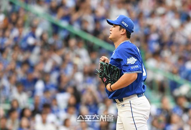 삼성 선발투수 최원태가 9일 인천 SSG랜더스필드에서 열린 2025 KBO리그 SSG와의 준플레이오프 1차전 6회말 2사 1루 상황에서 SSG 에레디아를 삼진 아웃으로 잡아낸 뒤 주먹을 쥐며 기뻐하고 있다. 문학 | 박진업 기자 upandup@sportsseoul.com