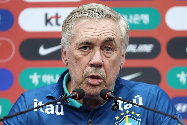카를로 안첼로티 브라질 축구대표팀 감독이 9일 서울월드컵경기장에서 열린 공식 기자회견에서 발언하고 있다. 사진 | 연합뉴스