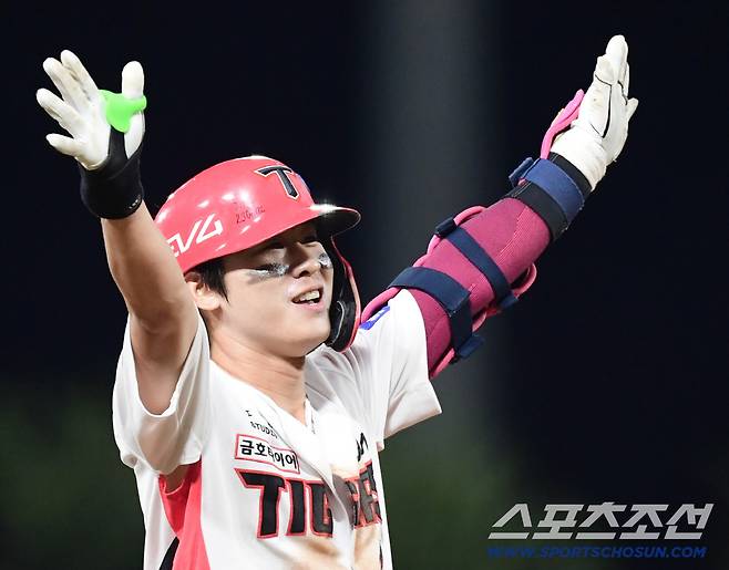 10일 광주 기아챔피언스필드에서 열린 KIA와 삼성의 경기. 8회말 2타점 적시타를 날린 KIA 박찬호. 광주=송정헌 기자songs@sportschosun.com/2025.09.10/
