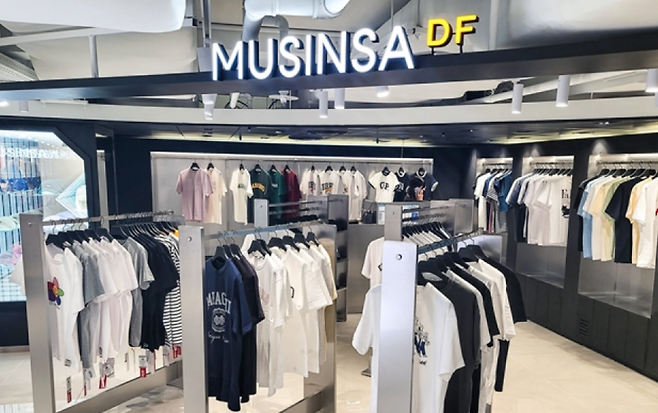 무신사DF는 지난 2022년 6월 서울 신라면세점 본점에 신규 매장을 오픈했다. 사진은 서울점 내 매장 모습. (무신사 제공)