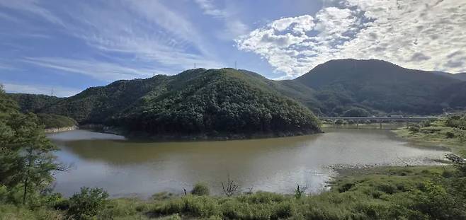 강원 강릉지역의 주요 상수원인 오봉저수지에 물이 차오르고 있다. 연합뉴스