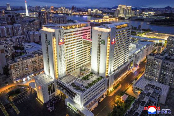A picture of the Pyongyang General Hospital, which held its completion ceremony on Oct. 6, attended by North Korean leader Kim Jong-un, according to a report by the Korean Central News Agency (KCNA) on Oct. 7 [KCNA]
