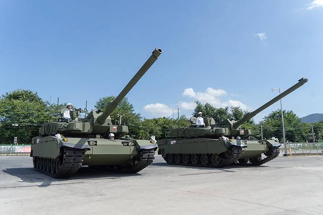 현대로템 창원공장 주행시험장에 선 K2 전차. [현대로템 제공]