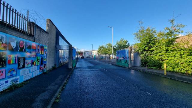 ▲ 가톨릭 지역과 신교도 지역이 마주치는 벨파스트는 벽화 전쟁의 최전선이다 ⓒ손호철