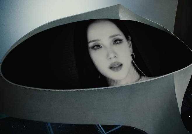 사진=그룹 블랙핑크 지수, 팝스타 제인 협업곡 'EYES CLOSED' MV 캡처