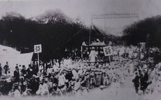 순헌황귀비 엄씨 장례 행렬 사진엽서, 20세기 초, 국립고궁박물관. 사진=학국학중앙연구원