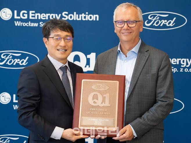 LG에너지솔루션 폴란드 브로츠와프 공장이 미국 자동차 업체 포드로부터 Q1 인증을 받았다.(사진=LG에너지솔루션 글로벌 뉴스룸)