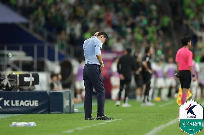 울산HD 사령탑직에서 경질된 신태용 감독. 사진 | 한국프로축구연맹