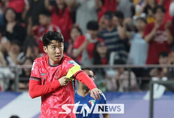 한국 축구 대표팀 캡틴 손흥민. /사진=뉴시스