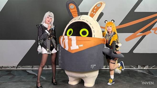 ▲ 의현과 귤복복, 이아스가 맞이해주는 특별수련관엔 뭐가 있을까?