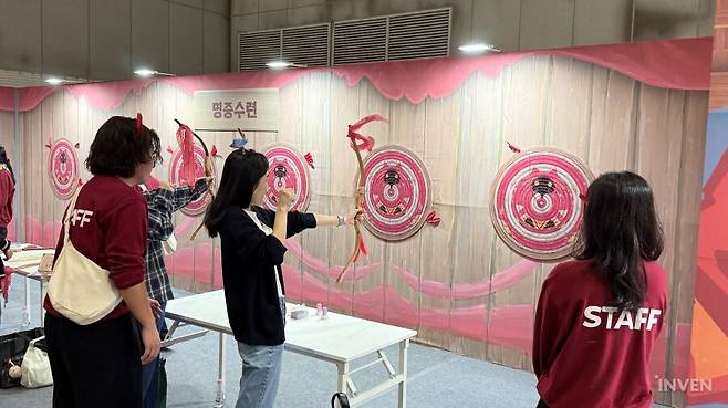 ▲ 심연에 맞서는 최전선답게 심연 마법사를 표적으로 명중 수련 개시