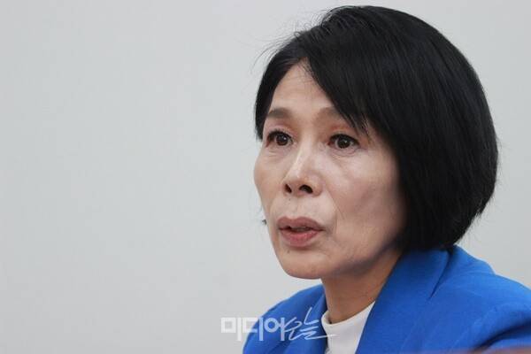 ▲최민희 더불어민주당 의원이 지난해 8월 미디어오늘과 인터뷰하는 모습. 사진=미디어오늘