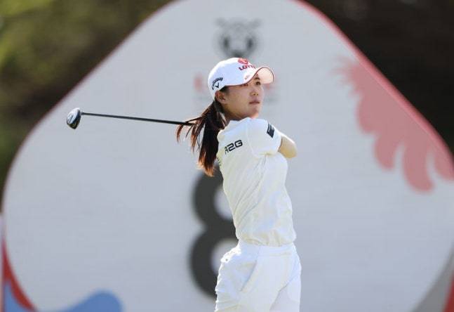 황유민이 LPGA 투어 롯데 챔피언십 2라운드에서 8번홀 티샷을 하는 모습  [대홍기획 제공]