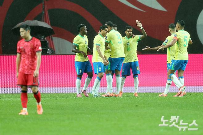 '삼바 축구' 브라질에 완패한 한국 축구대표팀. 박종민 기자
