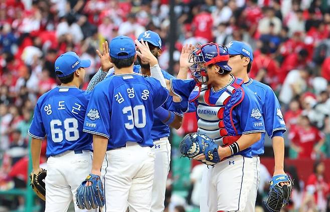 ▲ 준플레이오프 1차전에서 예상을 깨고 승리한 삼성에 이 비가 어떤 영향을 미칠지에 대한 분석이 분분하다 ⓒ연합뉴스