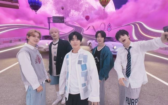 10일 개봉한 ‘투모로우바이투게더 VR 콘서트 : 하트어택(HEART ATTACK)’