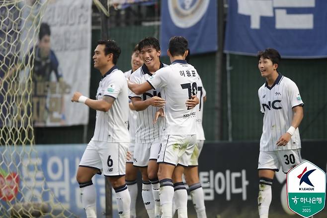K리그2에서 5경기 연속 무패를 이어간 서울이랜드FC. (한국프로축구연맹 제공)